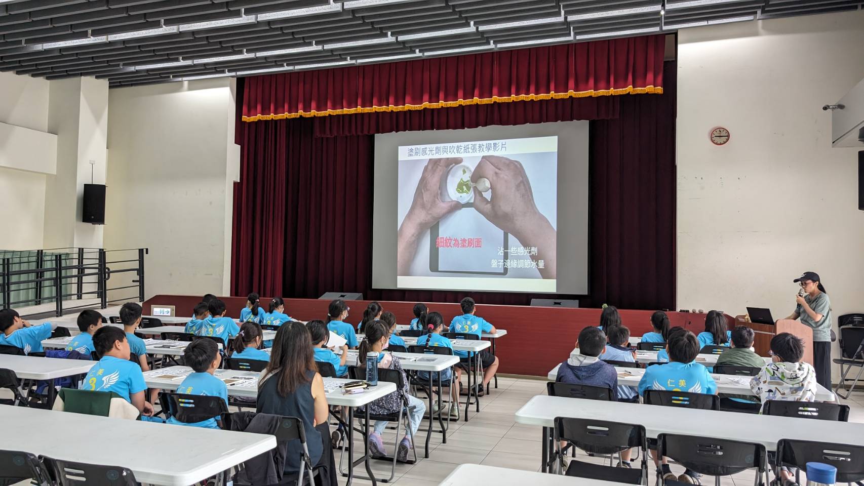 七堵國小參加兩廳院園丁計畫體驗。（基隆市文化局提供）