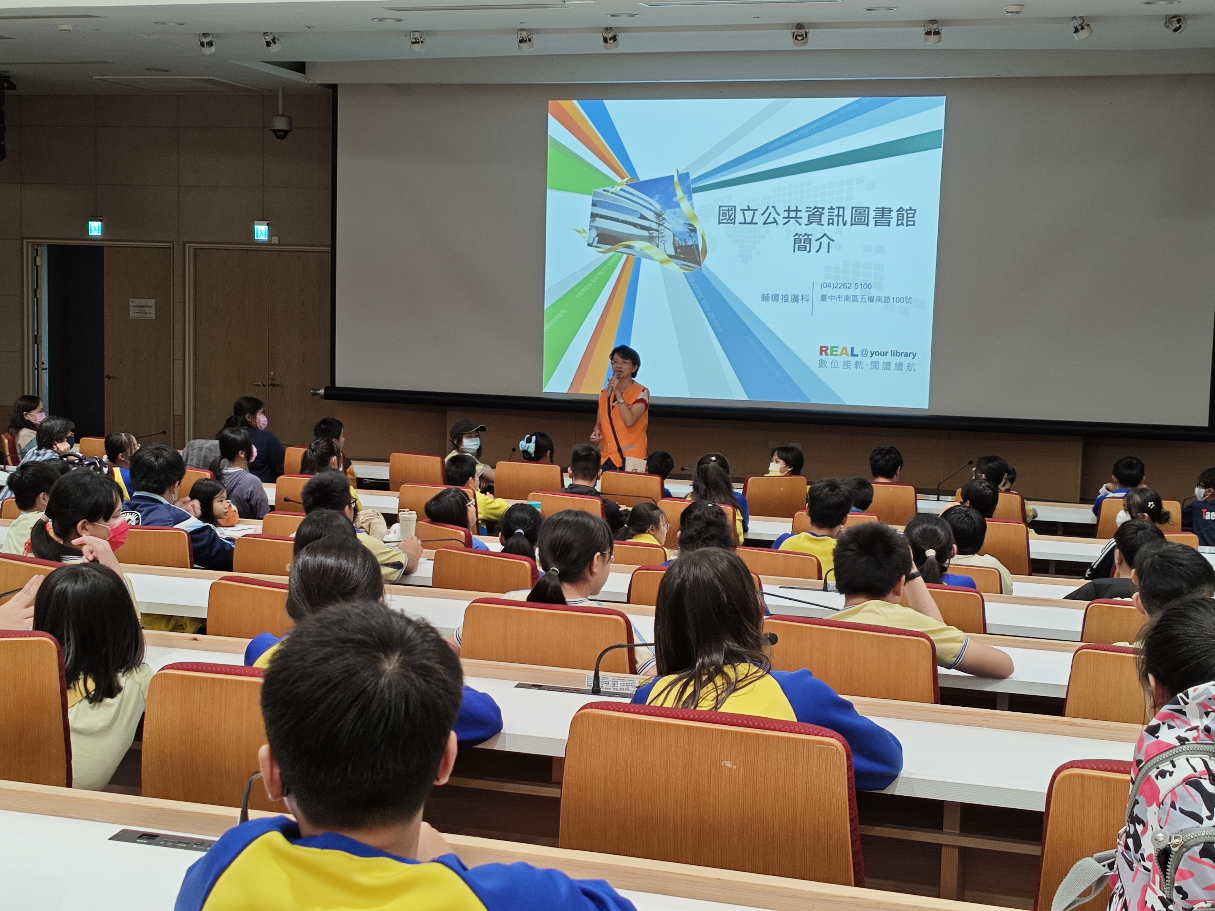 09_參觀新竹241藝術空間，動手做一幅屬於自己的展覽海報-1