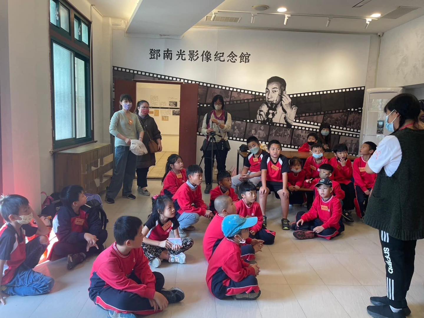 03_摸摸看埤塘裡的貝殼