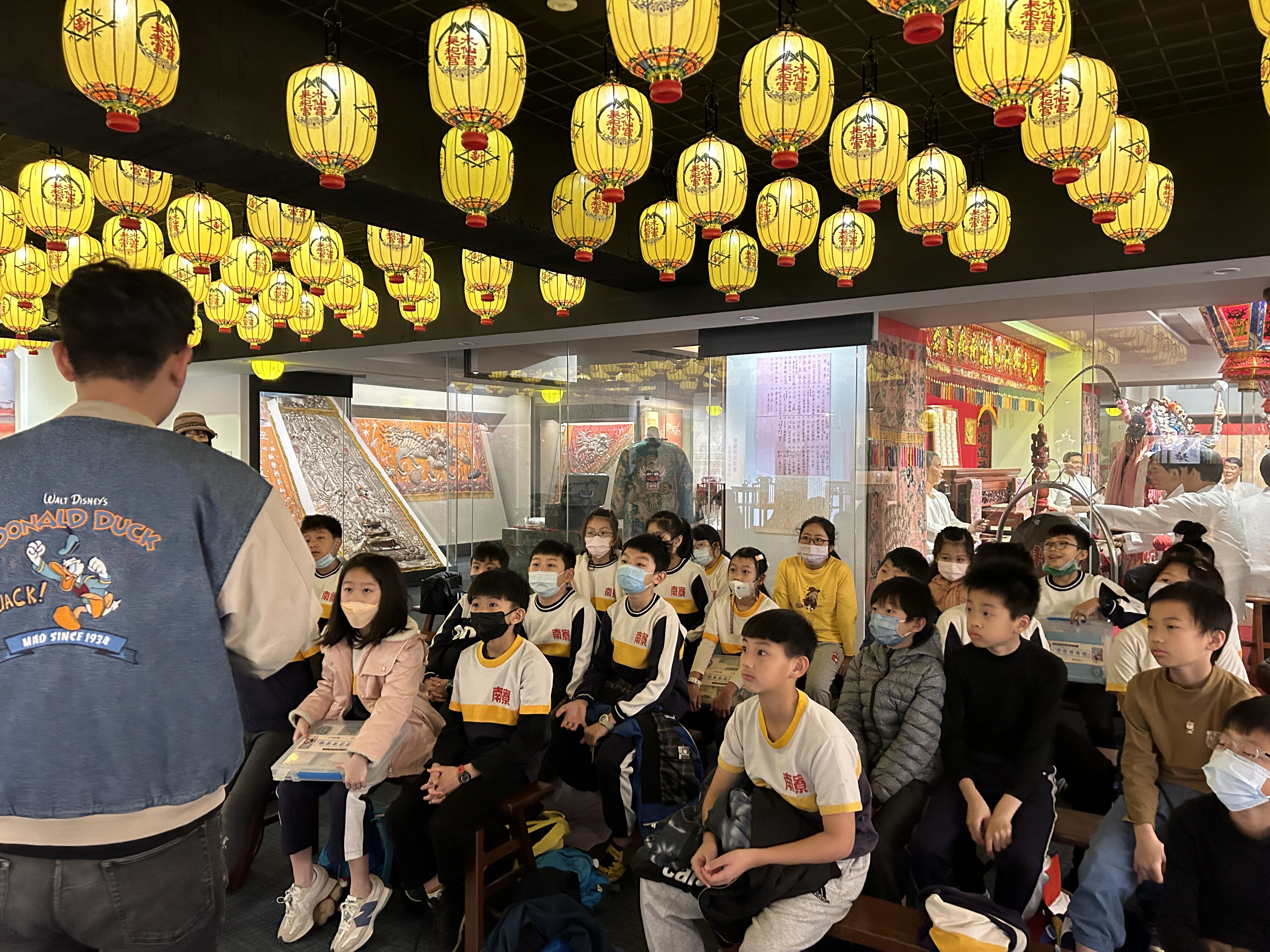 07_參觀新竹241藝術空間當期特展的大合影