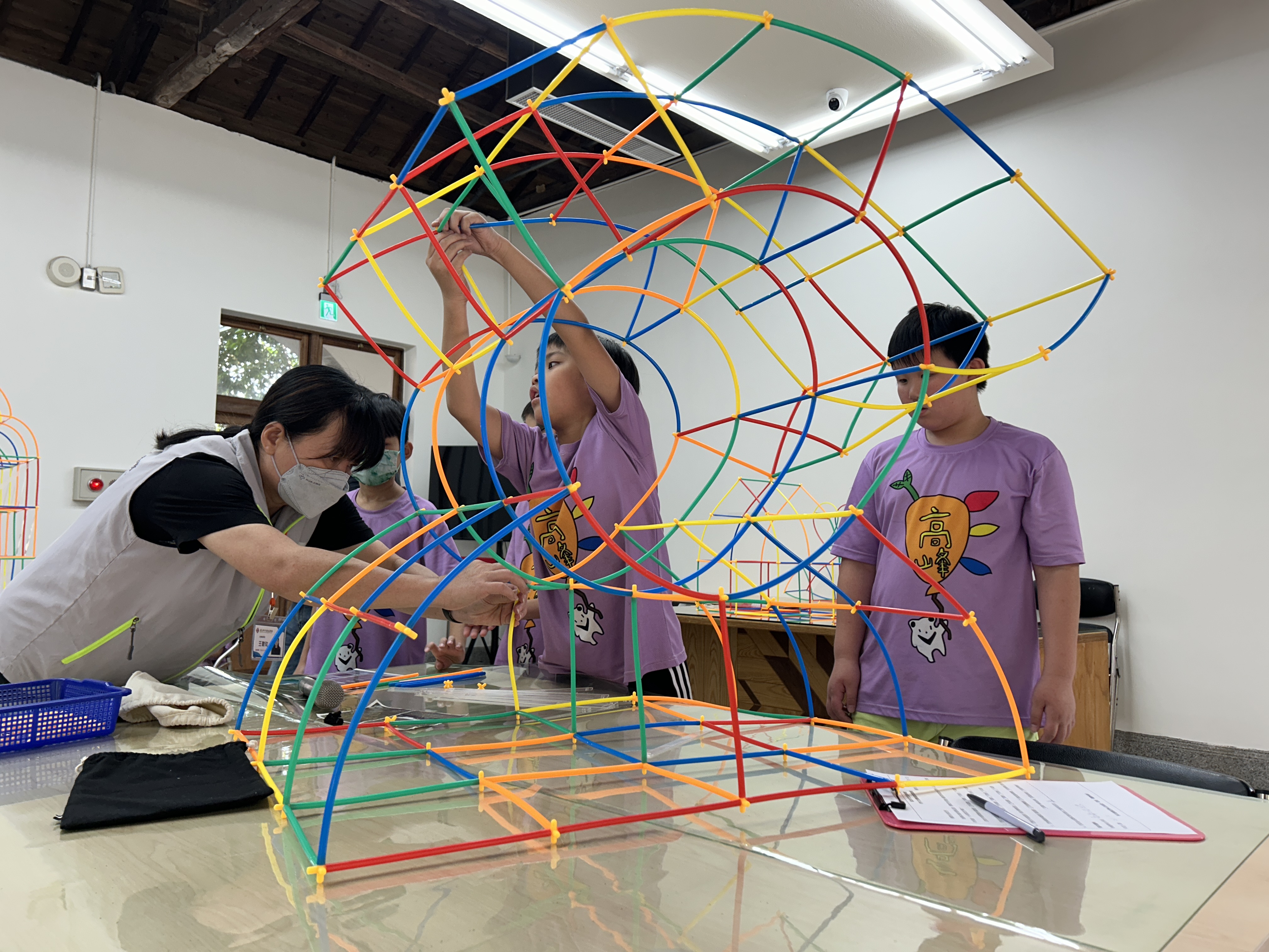 07_參觀新竹241藝術空間當期特展的大合影