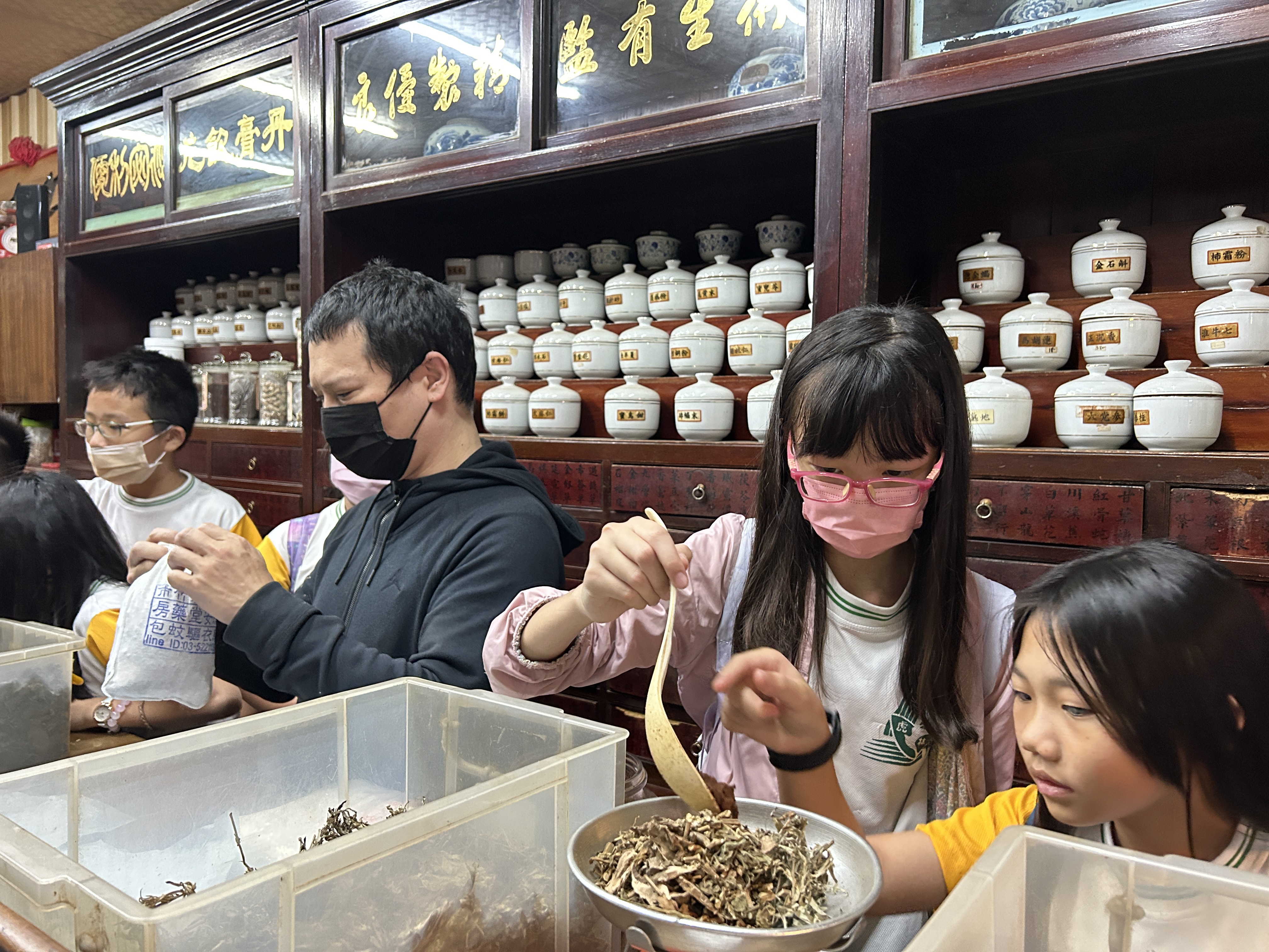 07_參觀新竹241藝術空間當期特展的大合影