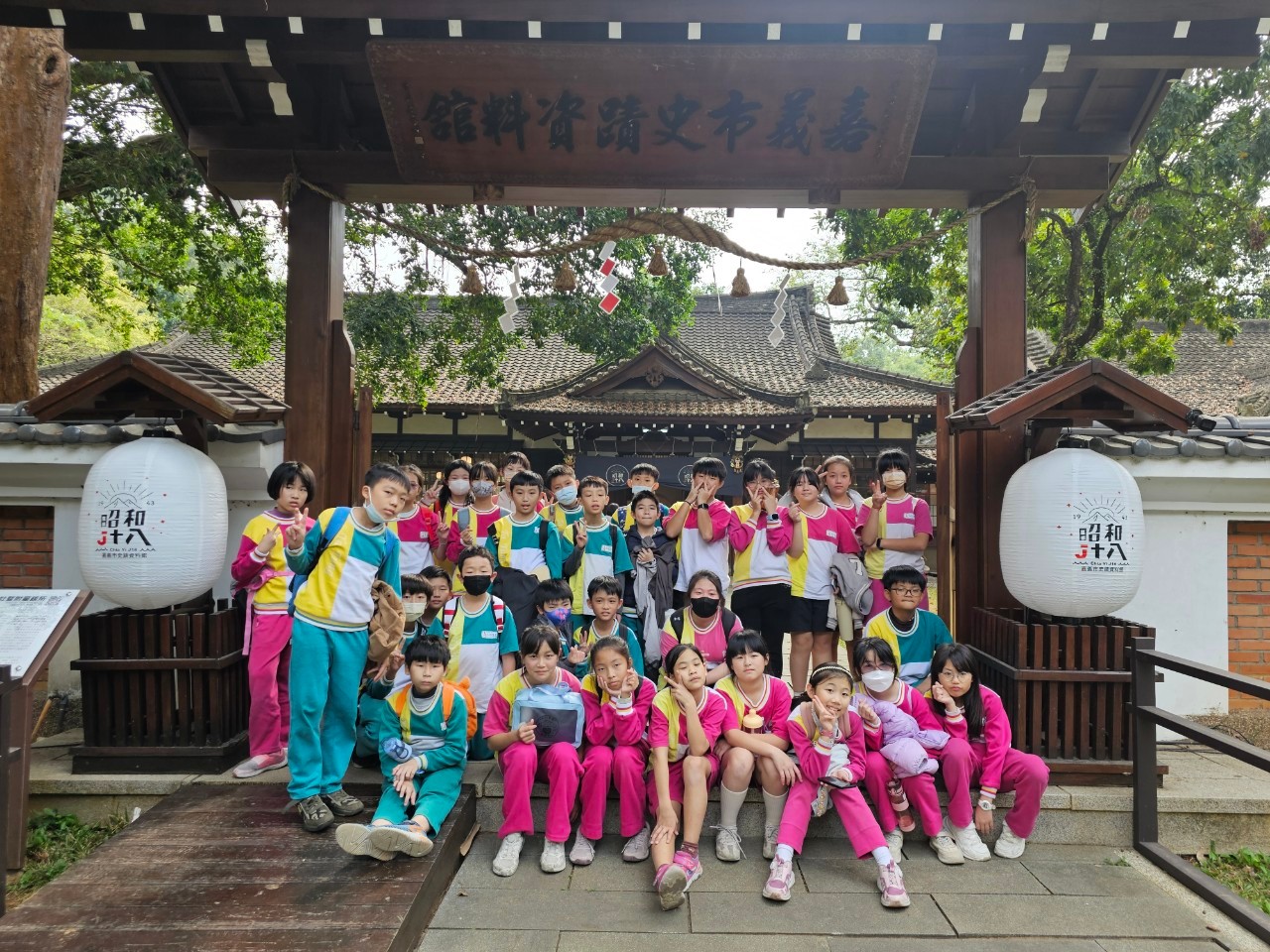 07_參觀新竹241藝術空間當期特展的大合影