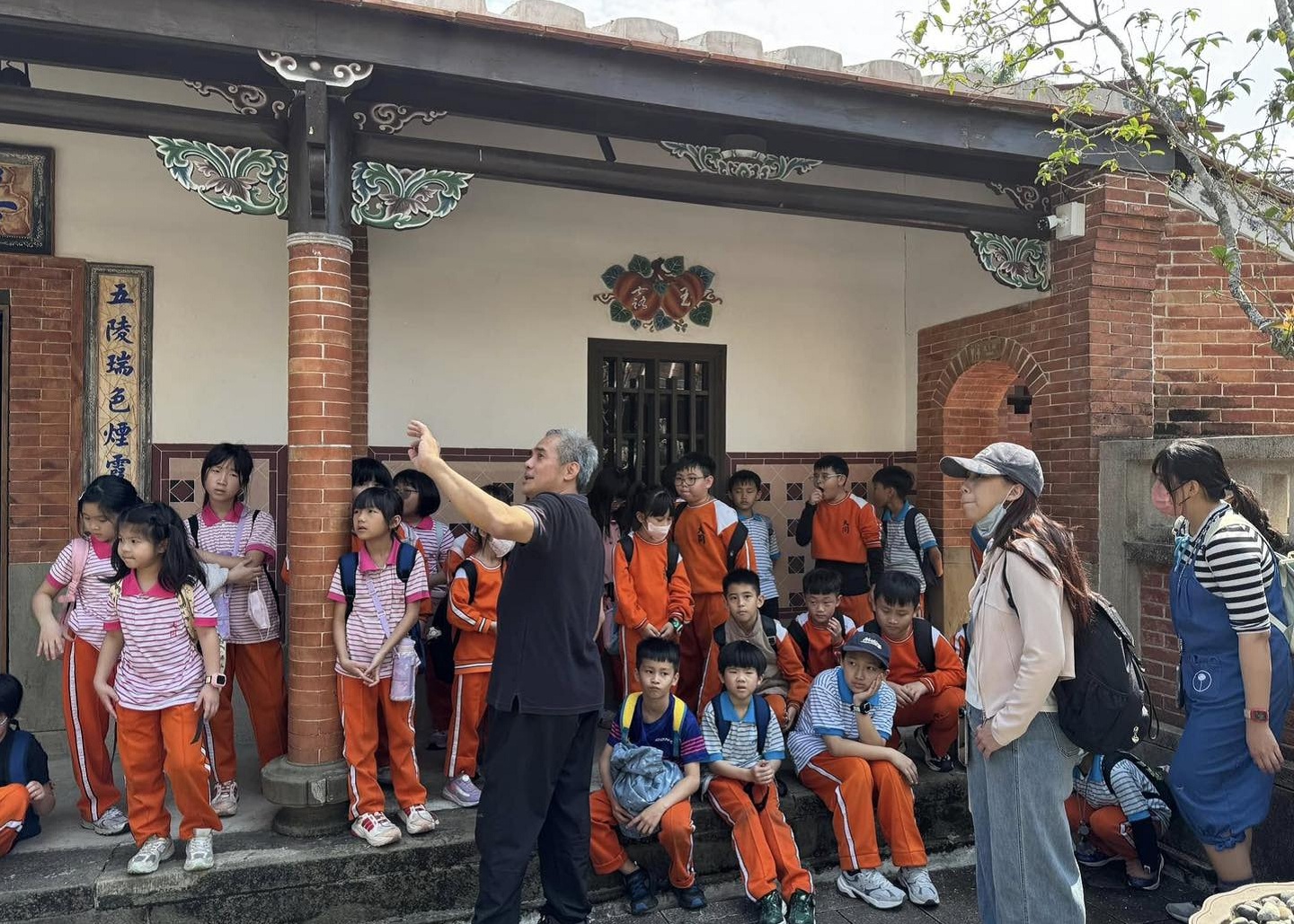 07_參觀新竹241藝術空間當期特展的大合影