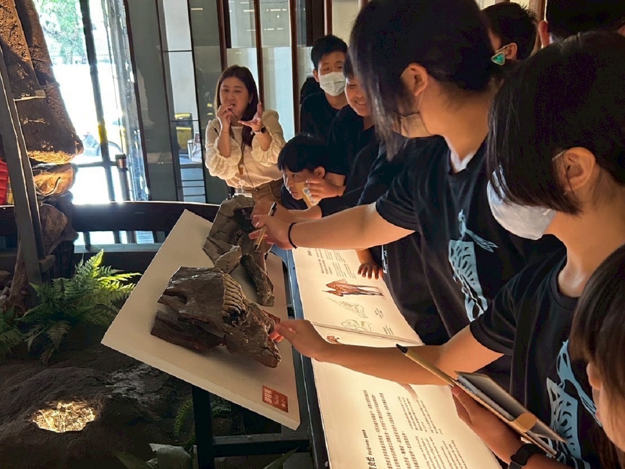 09_參觀新竹241藝術空間，動手做一幅屬於自己的展覽海報-1
