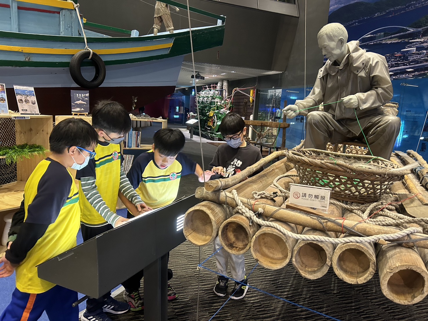 09_參觀新竹241藝術空間，動手做一幅屬於自己的展覽海報-1
