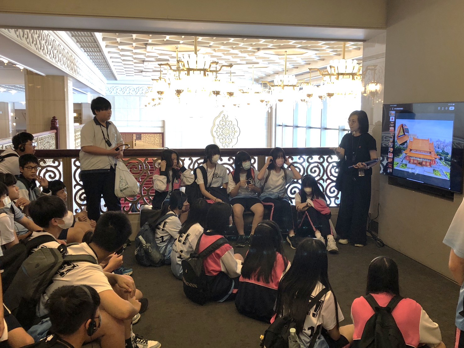09_參觀新竹241藝術空間，動手做一幅屬於自己的展覽海報-1