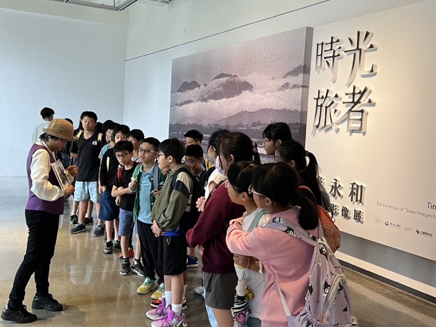 07_參觀新竹241藝術空間當期特展的大合影