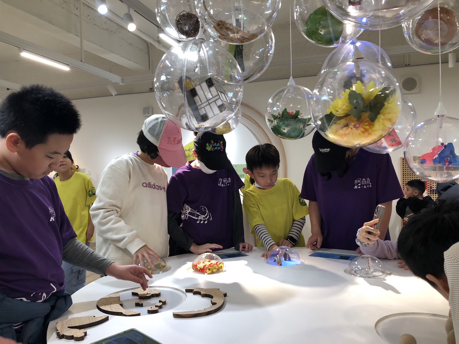 07_參觀新竹241藝術空間當期特展的大合影
