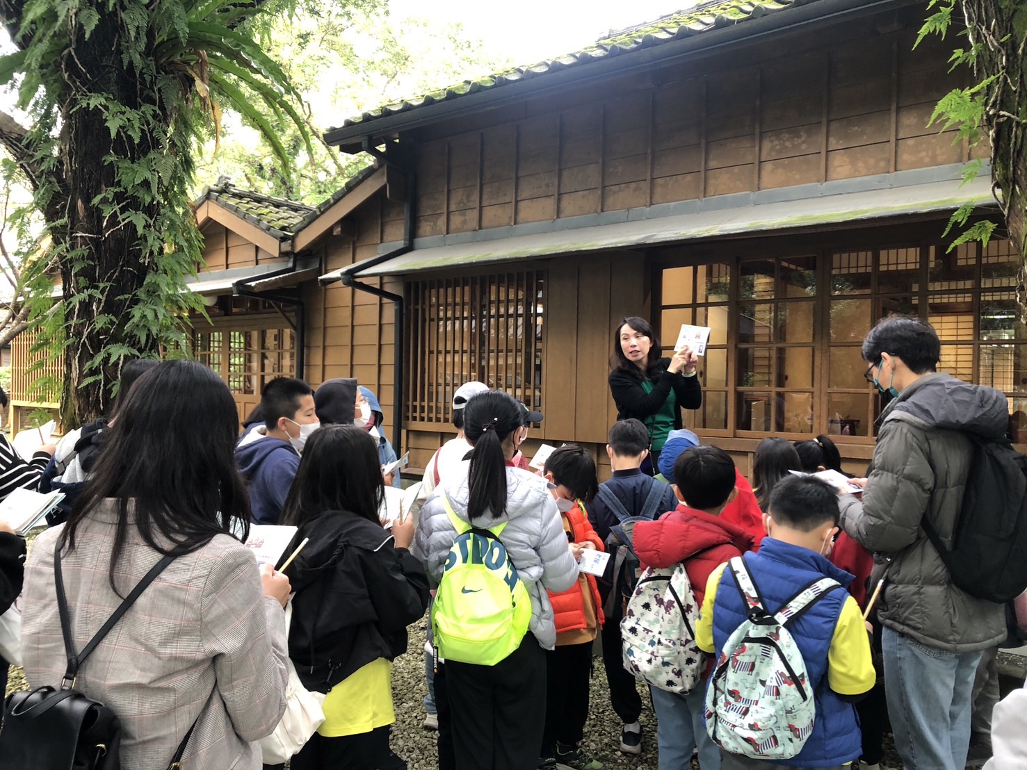 07_參觀新竹241藝術空間當期特展的大合影